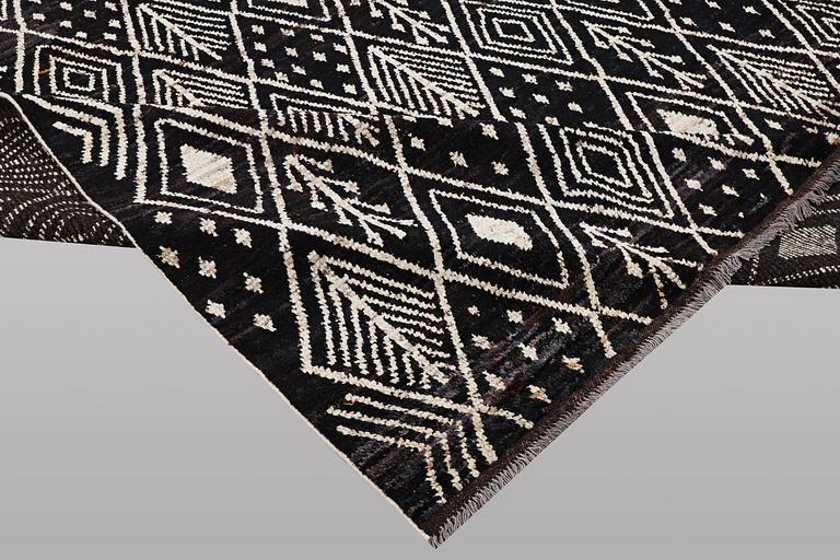 Matta, Marocko Berber, ca 296 x 259 cm.