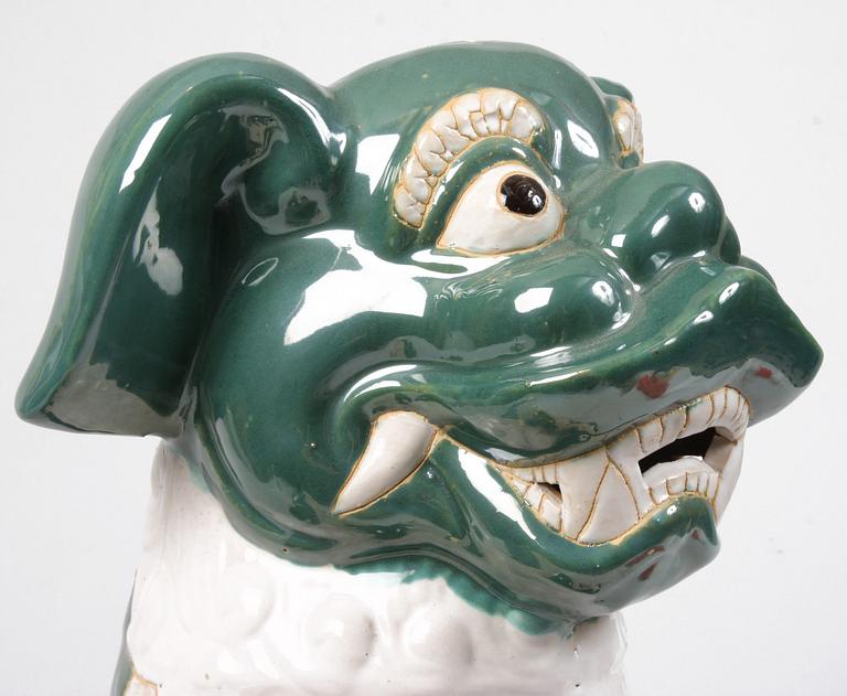 FIGURIN, porslin, Kina, 1900-talets andra hälft.