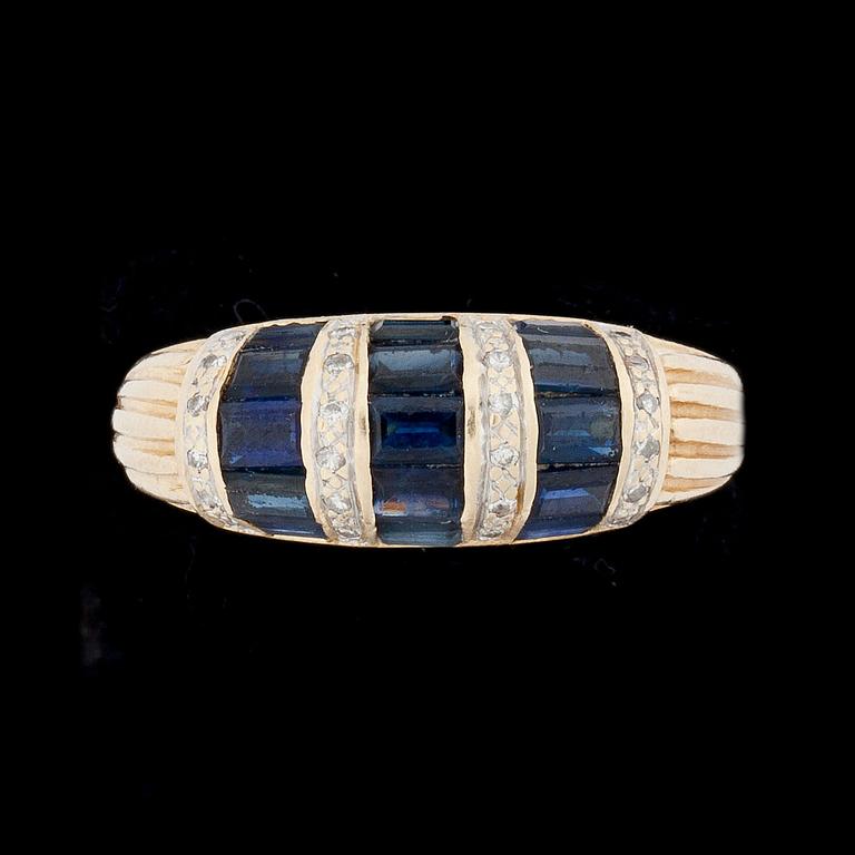 RING, 18k guld, safirer och diamanter. Vikt 5g.