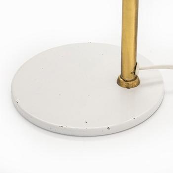 Paavo Tynell, A mid-20th-century '9227' table lamp for Idman, Finland.