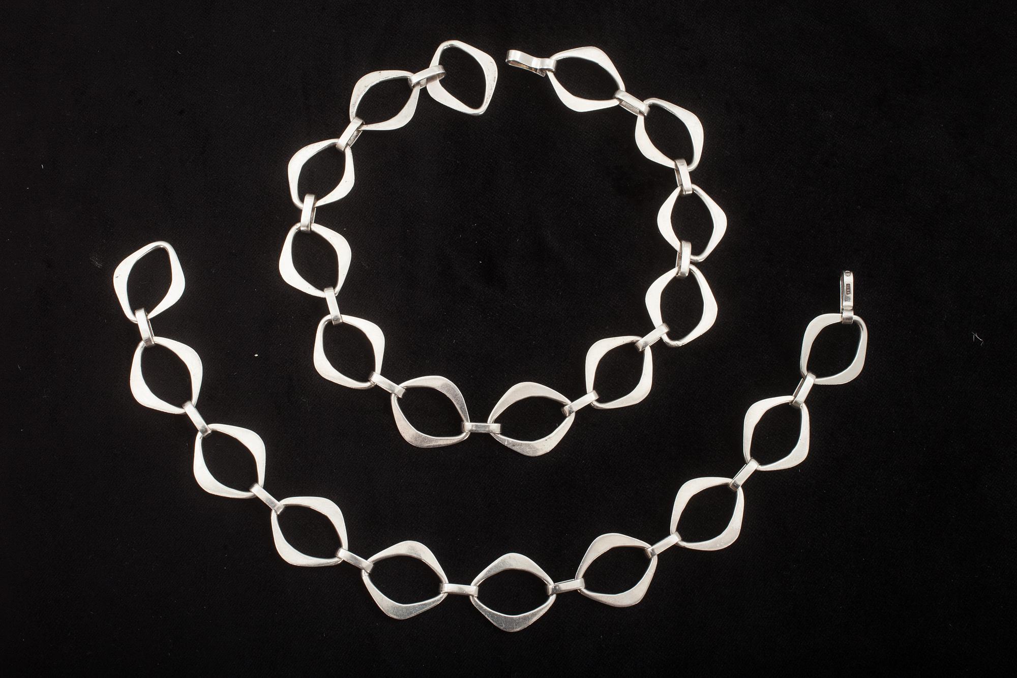 HALSLÄNK, 2 delar, sterlingsilver, Sven Erik Högberg, Göteborg, 1957. Vikt ca 120 g.