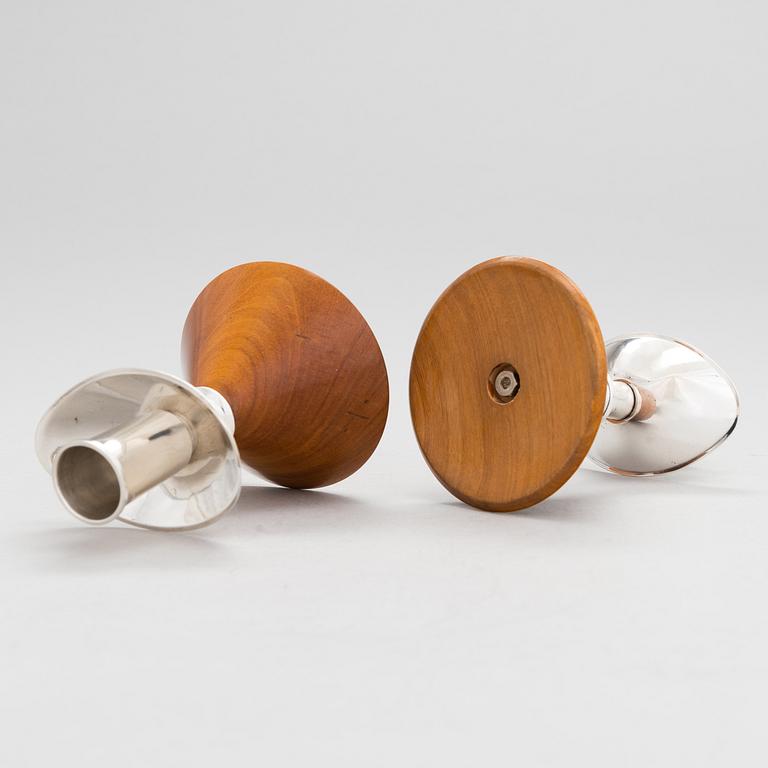 Anna-Greta Eker, A set of two silver and mahogny candlesticks, Auran Kultaseppä, Turku 1963.