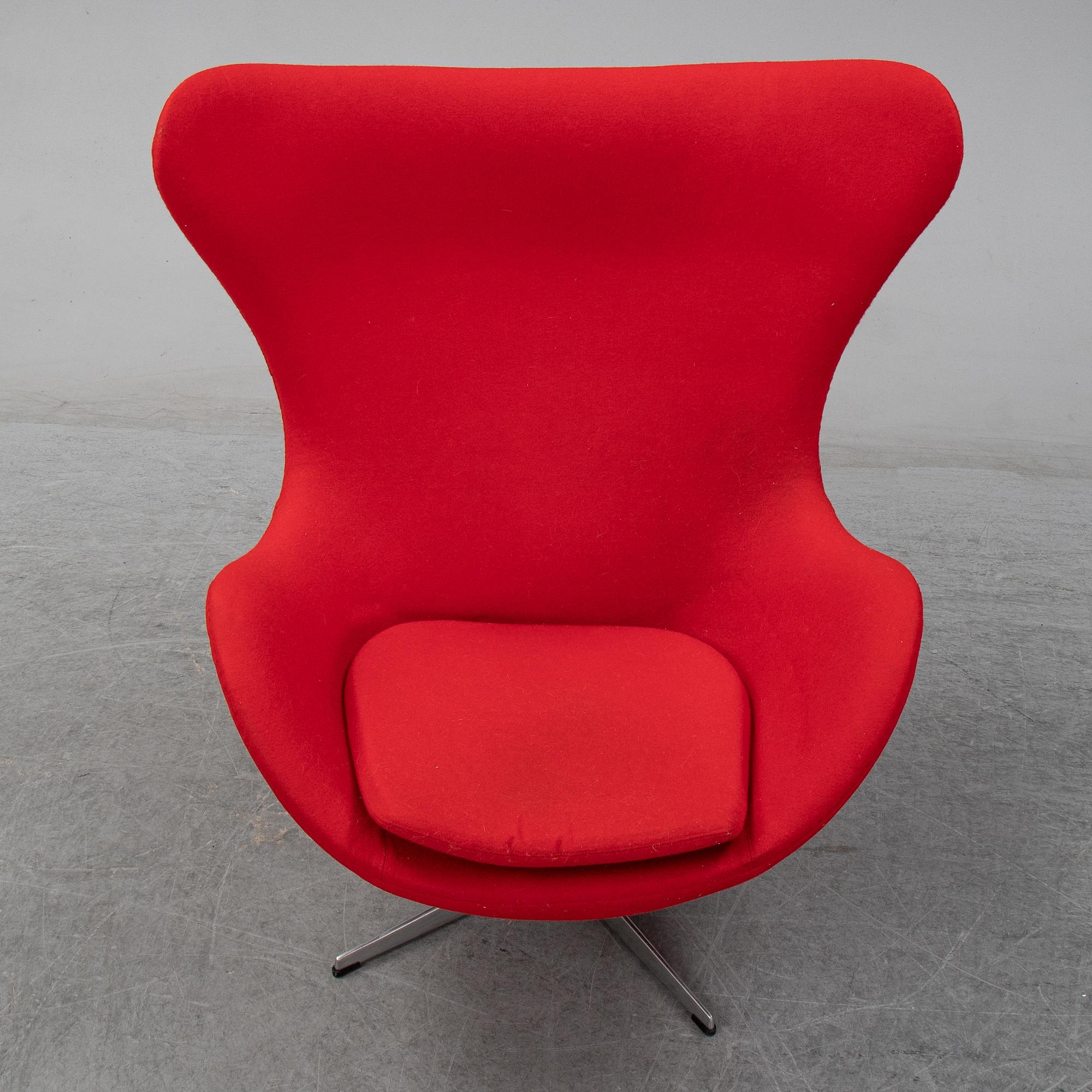 ARNE JACOBSEN, 'Egg' easy chair for Fritz Hansen 2001.