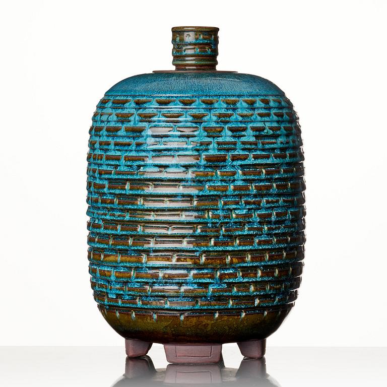Wilhelm Kåge, a large 'Farsta' stoneware urn with cover, Gustavsberg studio, Sweden 1960.