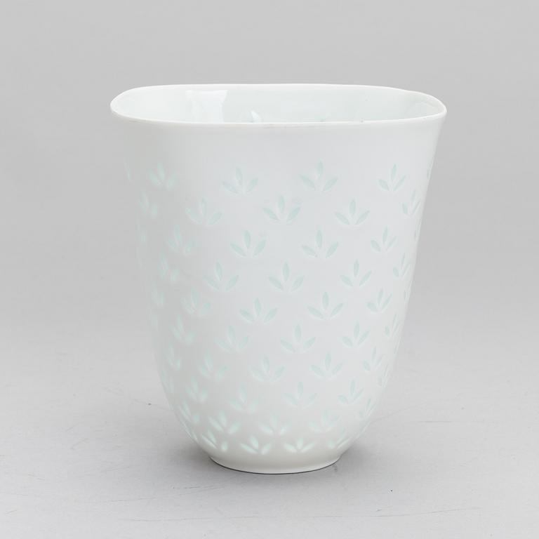 FRIEDL HOLZER-KJELLBERG, VASE, rice porcelain, signed F.H.Kj. Arabia Made in Finland.