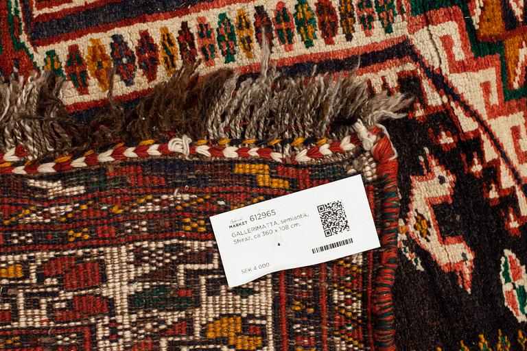 GALLERIMATTA, semiantik, Shiraz, ca 360 x 108 cm.