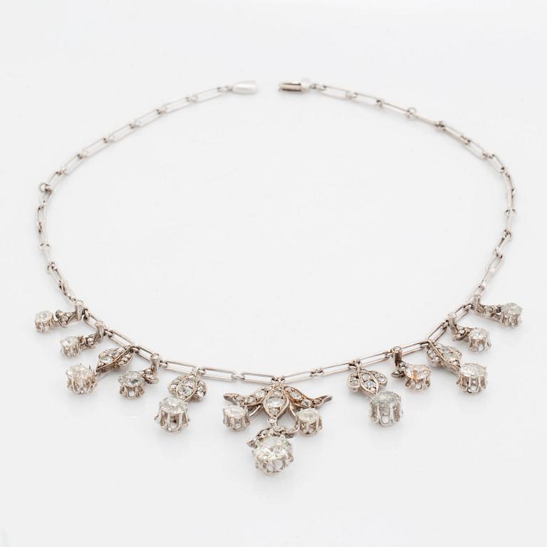 Tiara/Collier Hugo Strömdahl 18K vitguld med gammal- och rosenslipade diamanter.