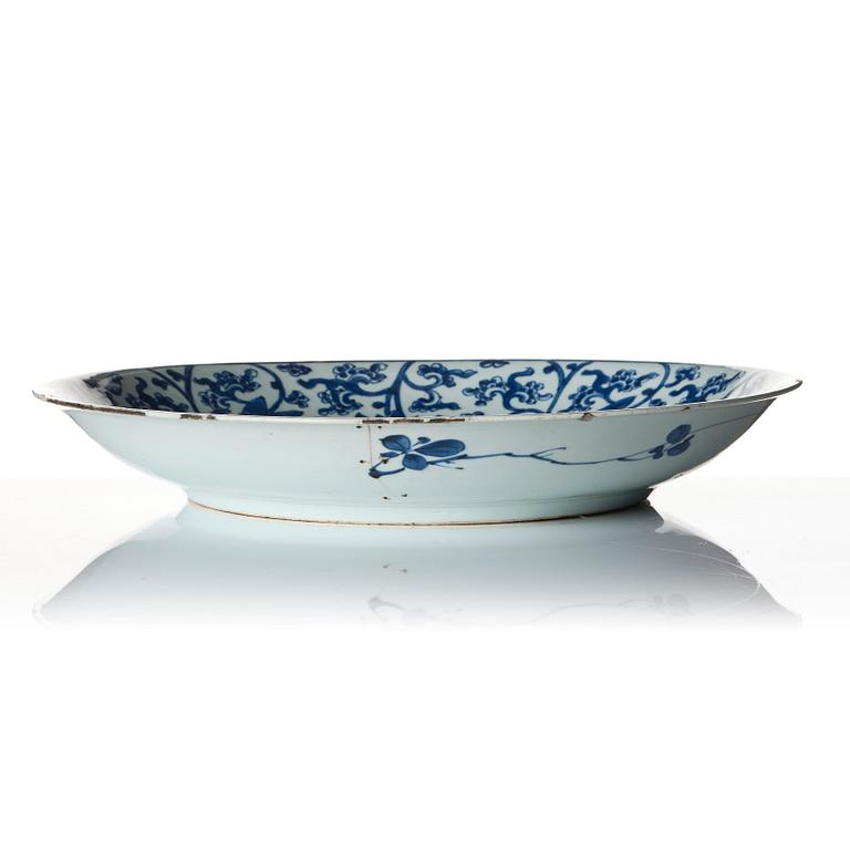 A blue and white 'lotus' dish, Qing dynasty, Kangxi (1662-1722).