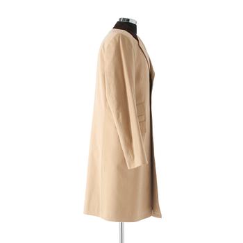 PARK HOUSE, a beige cotton coat.