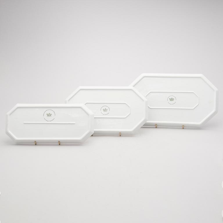 A 53 piece "Winterreise" & "Polygon"  dinner/coffee set by Rut Bryk and Tapio Wirkkala for Rosenthal. Late 20th century.