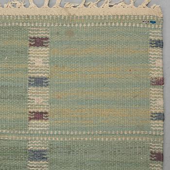 Barbro Nilsson, Matta, "Falurutan grön Fabiola", rölakan, ca 307,5 x 200,5-202,5 cm, signerad AB MMF BN.