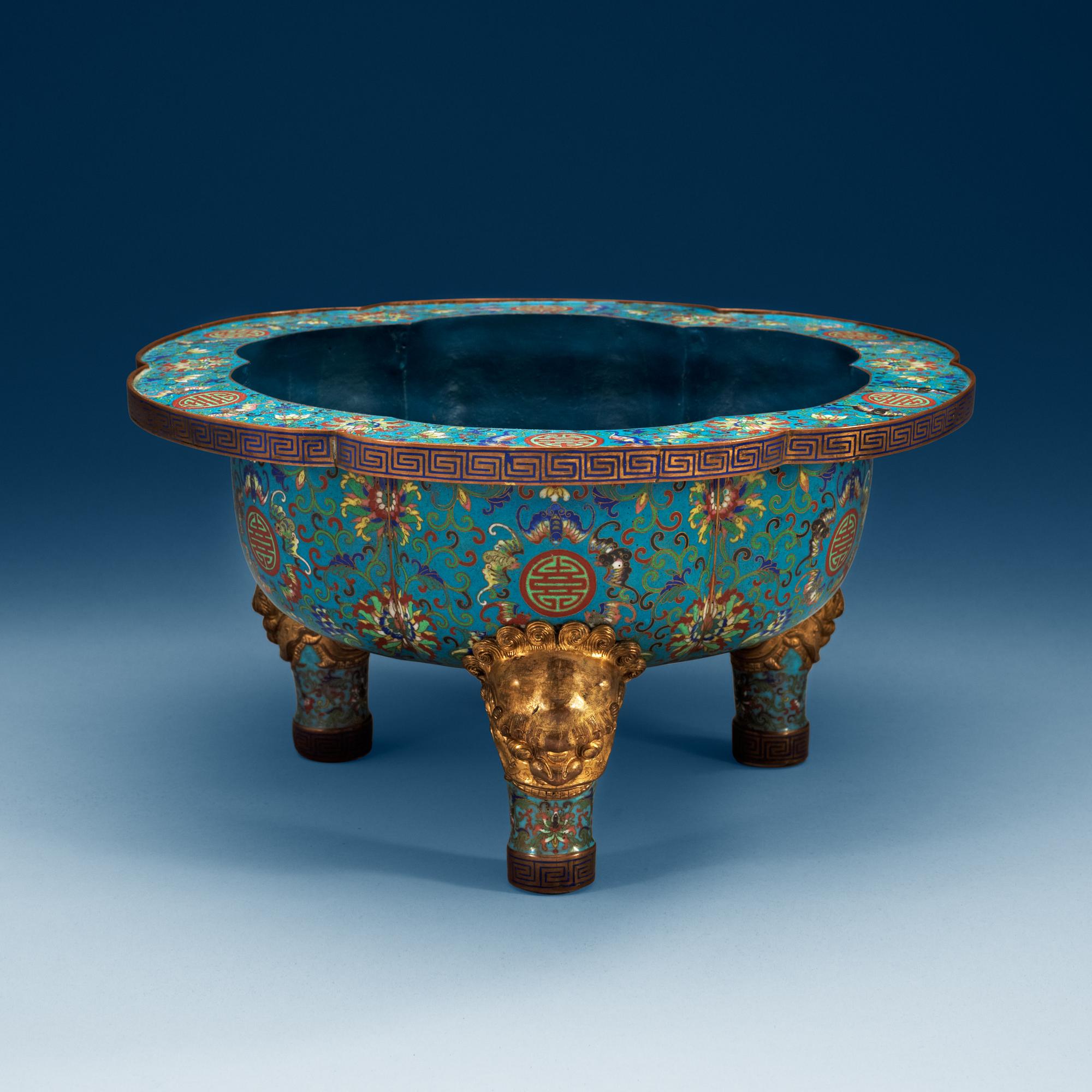 RÖKELSEKAR, cloisonné. Qing dynastin (1644-1912).