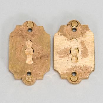 Pair of late 19th/early 20th Century door handles and keyhole fittings.