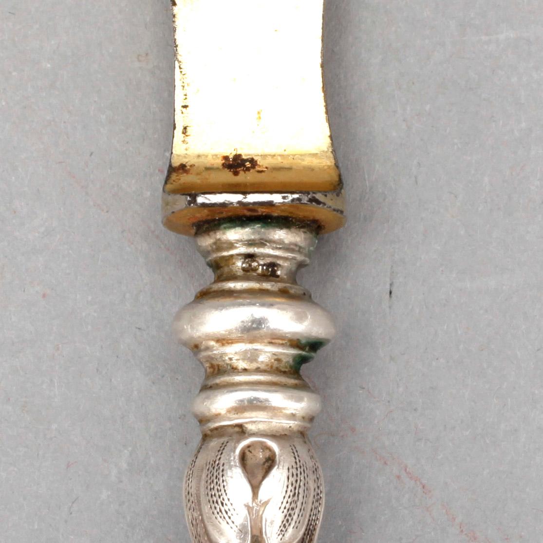 KNIVAR, 4 st, silver och metall, svenska stämplar, 1800-talets andra hälft.