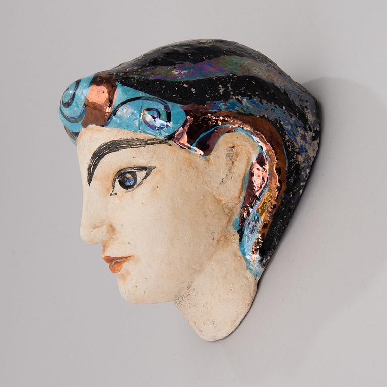 ÅSA HELLMAN, SKULPTUR / MASK, keramik, signerad och daterad 96.