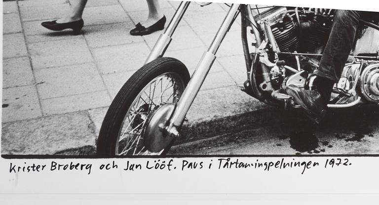 Carl Johan De Geer, "Krister Broberg och Jan Lööf. Paus i Tårtaninspelningen 1972".