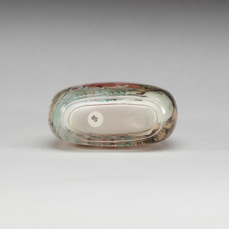 A large inside painted glass snuff bottle, 20th Century.