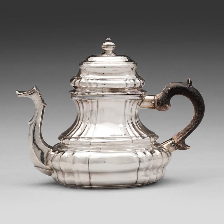 A Swedish early 18th century silver tea-pot, mark of Olof Fernlöf, Gothenburg 1734.