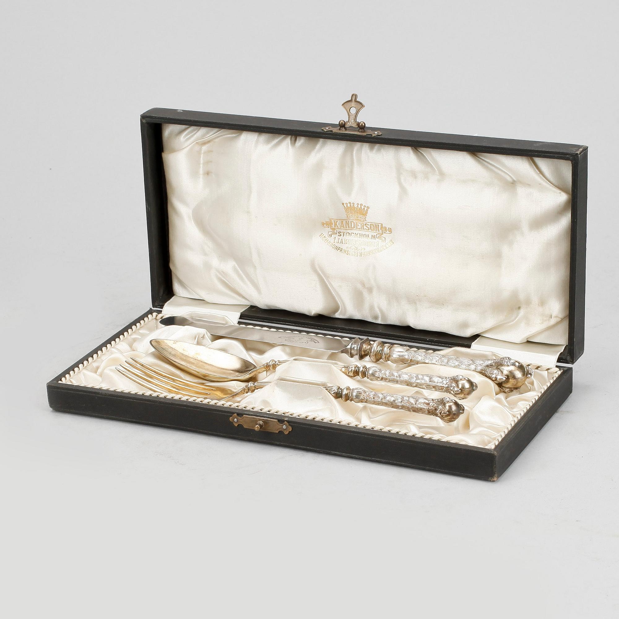 ETUI MED BESTICK, 3 delar, silver, K. Anderson, Stockholm 1898. Tot ca 125 gram.