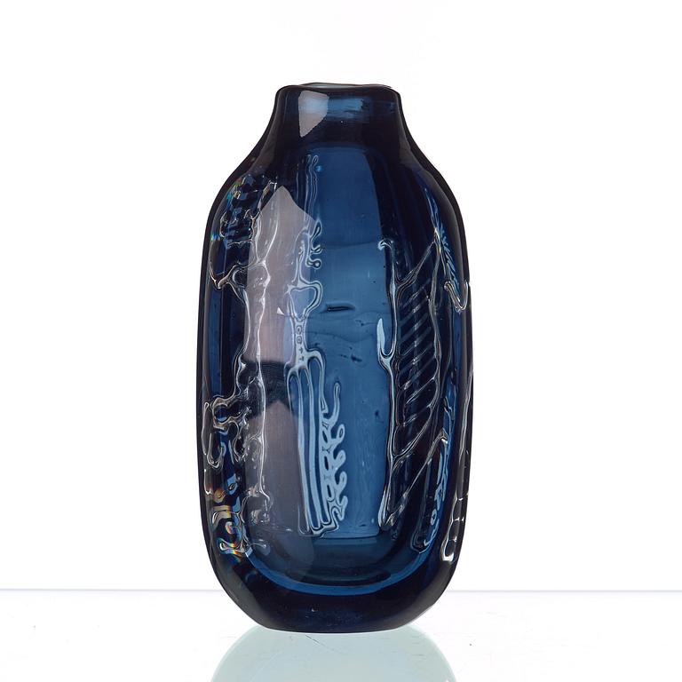 An Edvin Öhrström 'Ariel' glass vase, Orrefors, Sweden 1954.