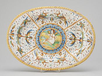 An italian serving dish, 18/19th Century.