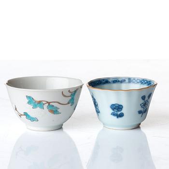 Koppar med fat, åtta stycken (4+4), porslin. Qingdynastin, 1700-tal.