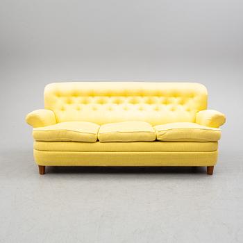 A Josef Frank 678 sofa, Svenskt Tenn. The model designed in the mid 30s.