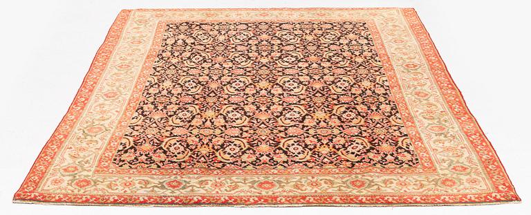 An Agra carpet of Malayer design, c. 250 x 181 cm.