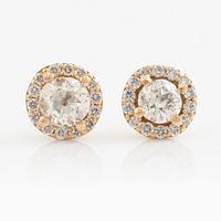 Earrings 18K gold with old-cut diamonds and side stones of brilliant-cut diamonds.