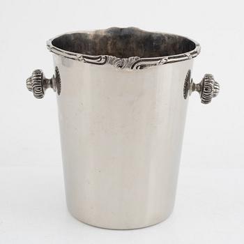 Wine cooler, silver plate, 20th century.