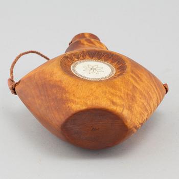 A flask by Magnus Fankki, signed.