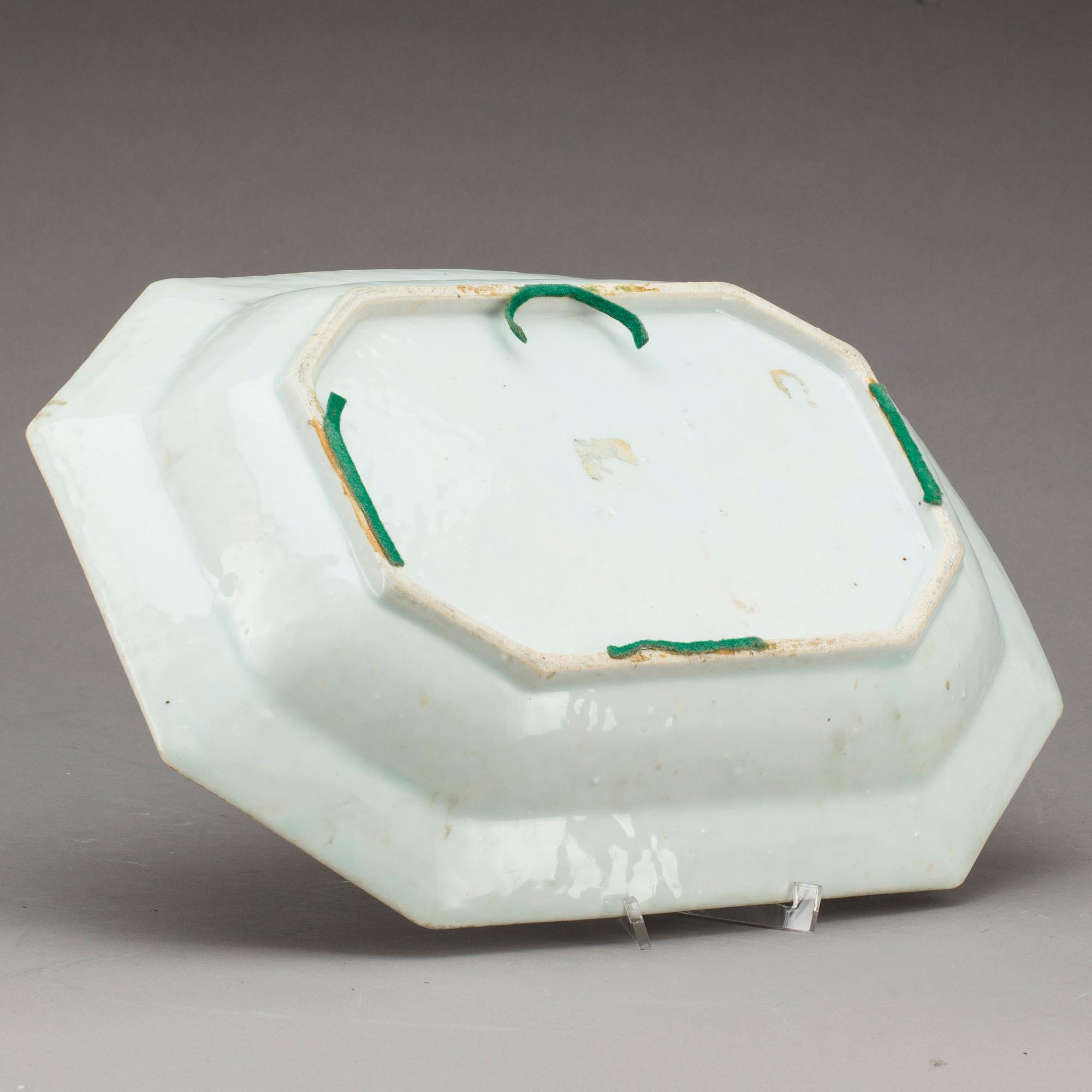 TERRINFAT, porslin, Kina, Qianlong(1736-1795).
