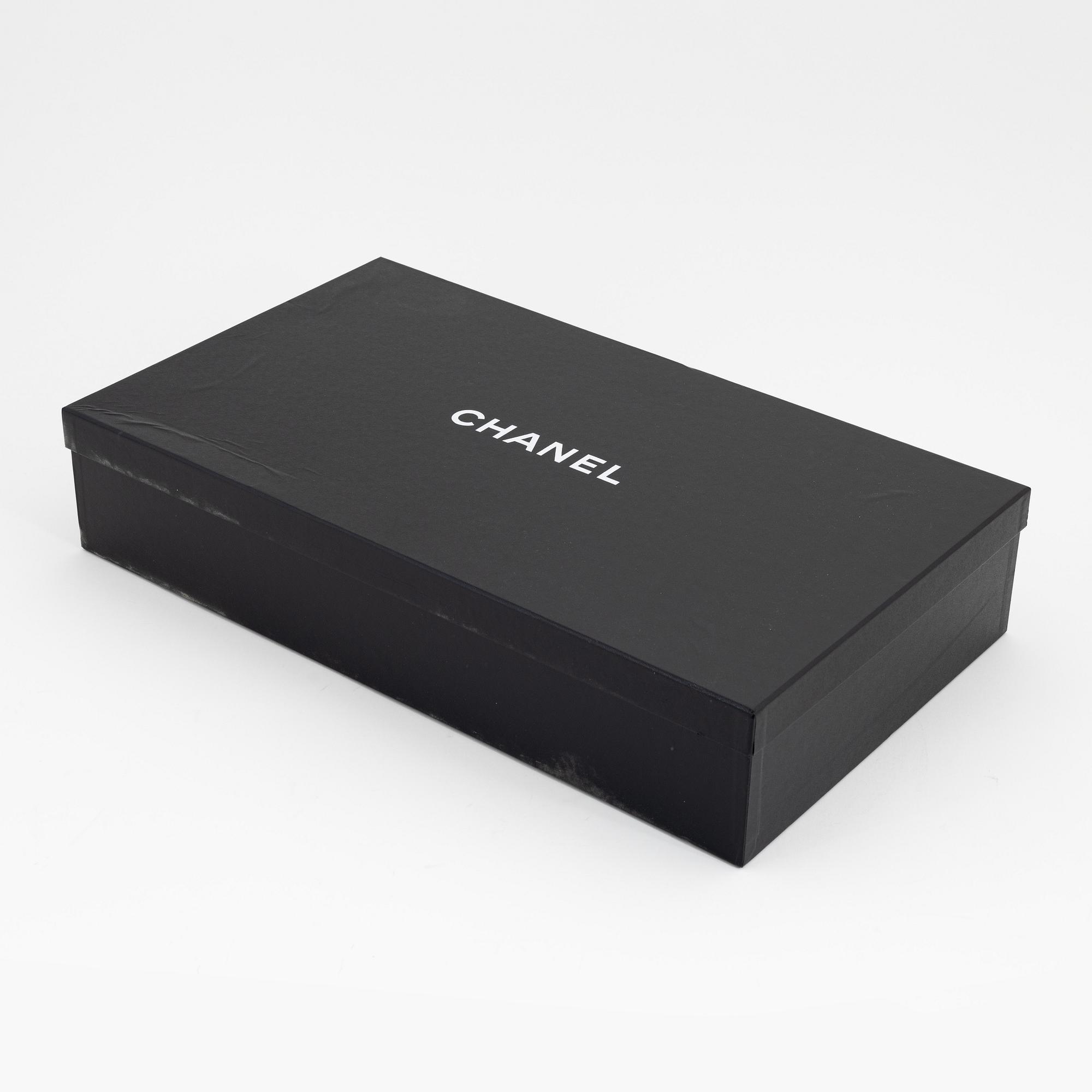 Chanel, a pair of leather boots, Fall/Winter 2020, size 37 1/2.