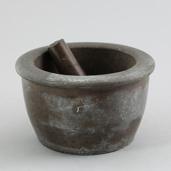 MORTEL OCH STÖT, kalksten, 1800-tal.