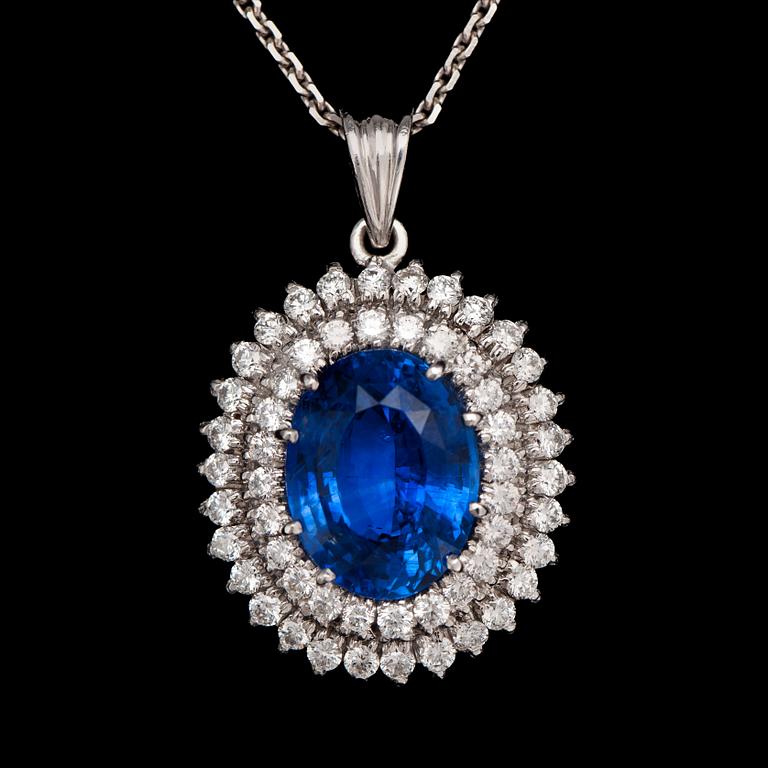 A blue sapphire, app. 7 cts and brilliant cut diamond pendant, tot. app. 1 cts.