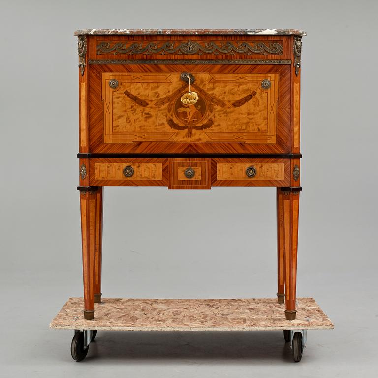 SEKRETÄR, gustaviansk stil, 1900-tal.