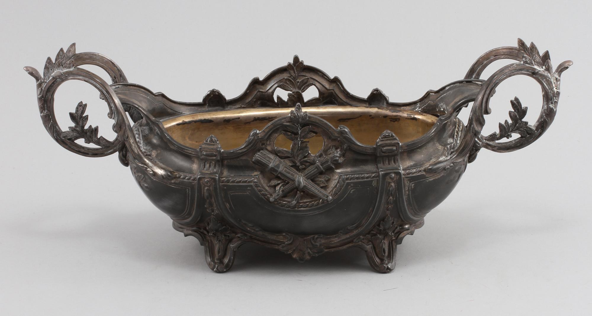 JARDINIERE, vitmetall, tidigt 1900-tal.