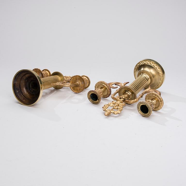KYNTTELIKKÖPARI, messinkiä, Louis XVI-tyyliset, 1800-luvun loppu.