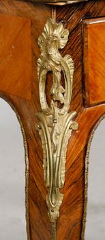 DAMSKRIVBORD, rokokostil, 1800-talets andra hälft.