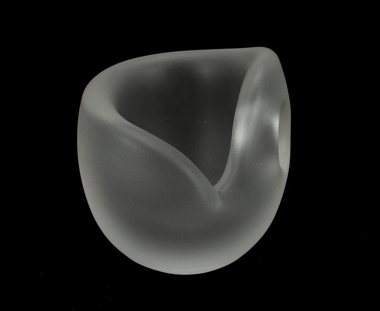 SKULPTUR, glas, "Jättens pärla" signerad Timo Sarpaneva, Iittala, 1900-talets senare hälft.
