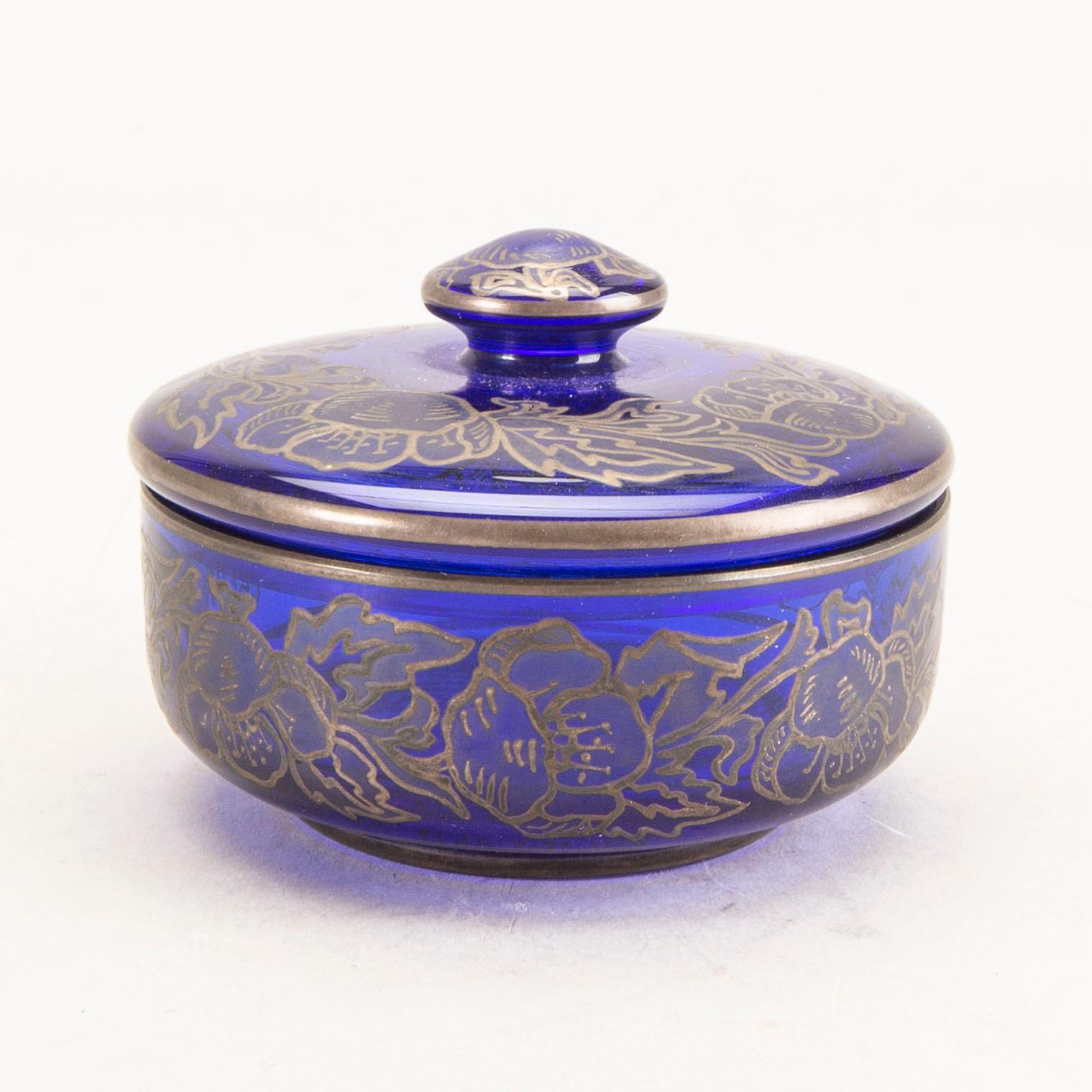 A signed Boda early 1900s glass box.
