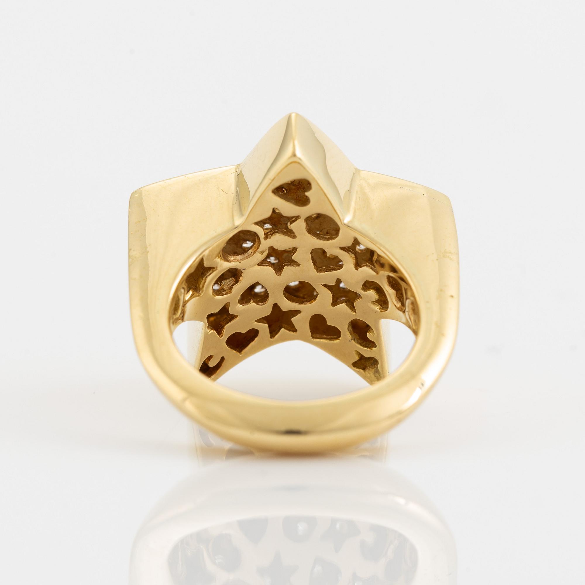 18K gold and brilliant cut diamond star ring. Italy ca 1970-80's.