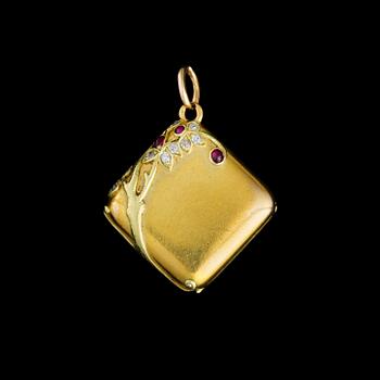 249. A PENDANT / LOCKET. КУЛОН / МЕДАЛЬОН, золото 56 пр., Карл Фаберже, бриллианты, рубины. Конец 19 - начало 20 вв. Вес ок.