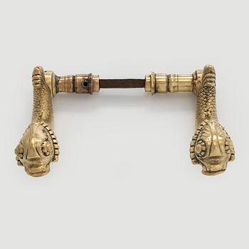 Armas Lindgren, A pair of 1920s brass door handles.