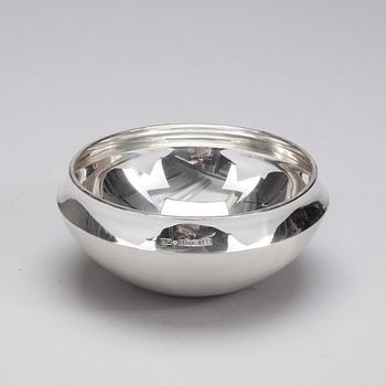 SKÅL, silver, V. Pettersson, Åbo. 275 g.