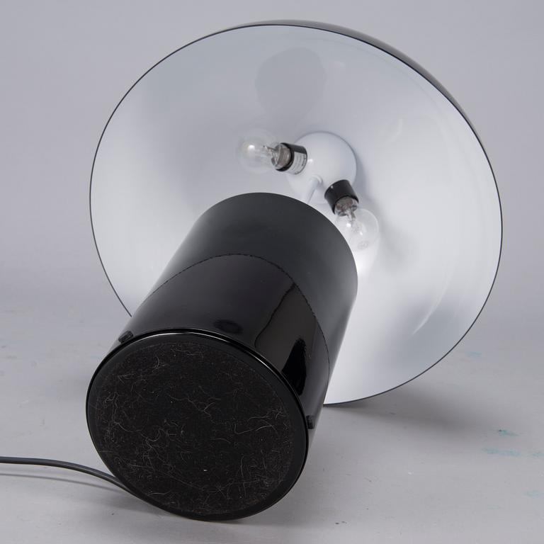 VICO MAGISTRETTI, bordslampa, "Atollo", för Oluce. Formgiven 1977.