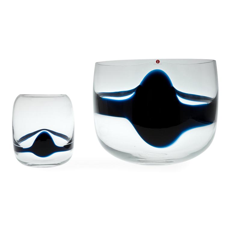 Timo Sarpaneva, A SET OF TWO BLUES BOWLS. Blues. Sign. Timo Sarpaneva, 85/1986 och 23/1987.