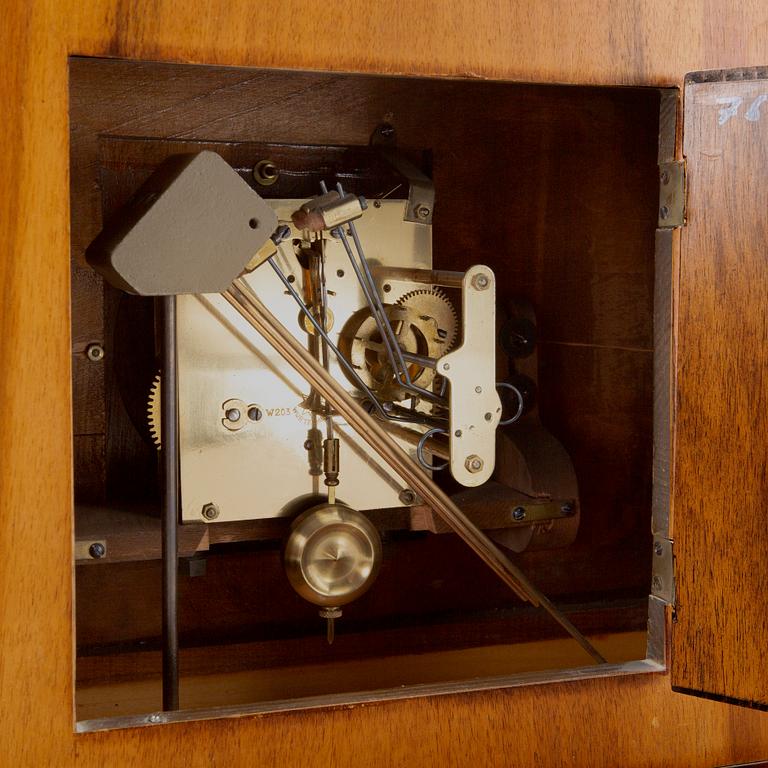 An Art Deco table clock, 1930's.