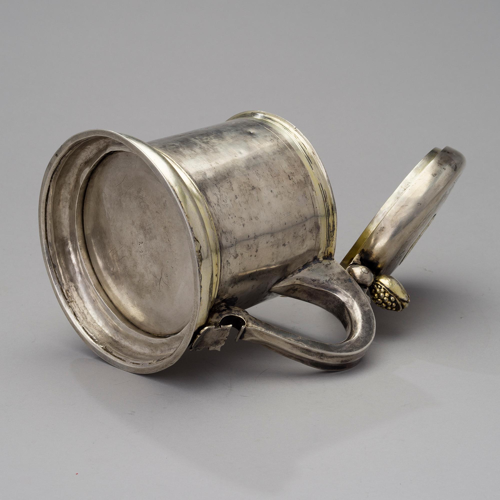 A SILVER TANKARD, possibly Finnish, late 17th century, unknown maker's hallmark, weight 808 g.