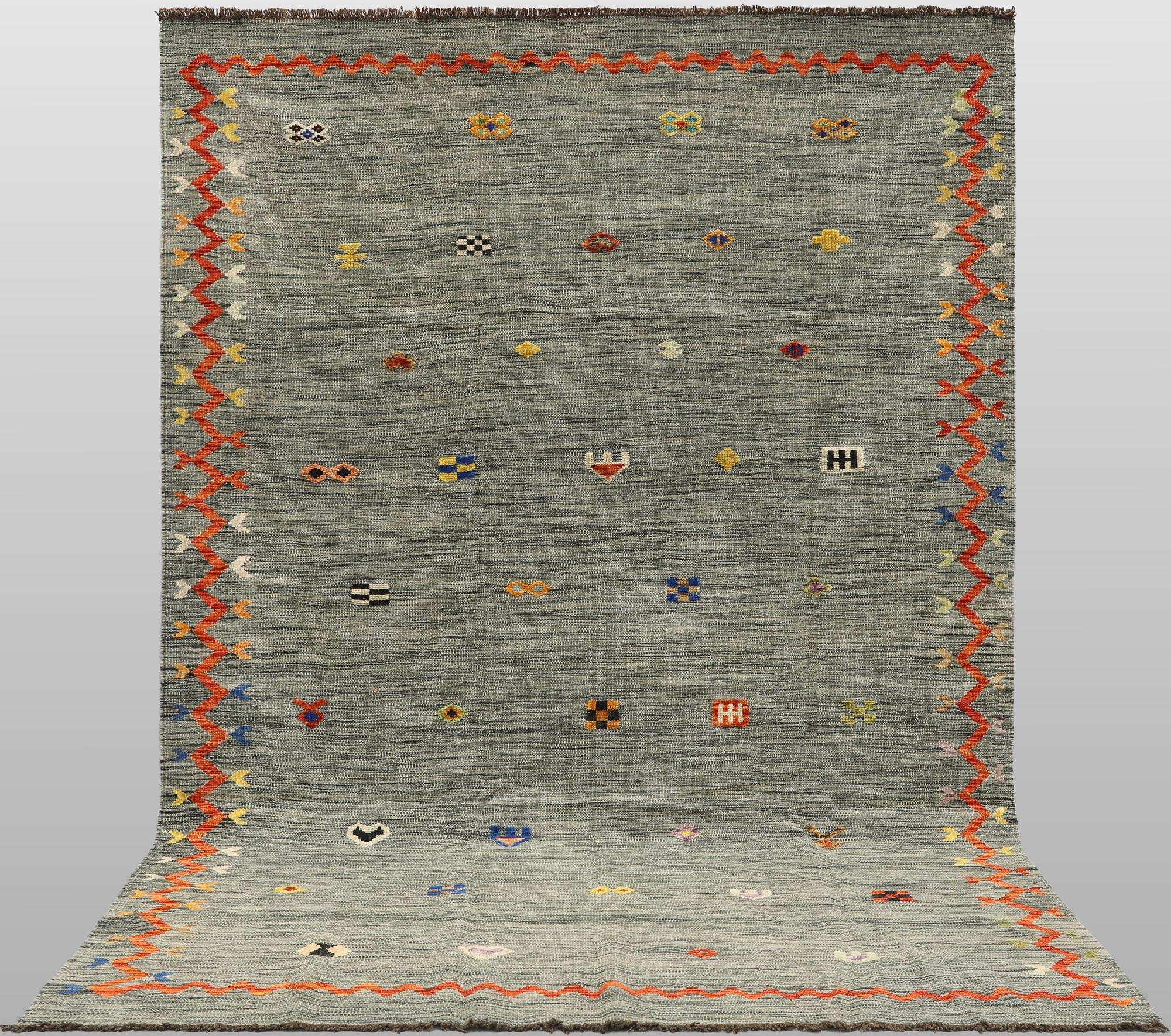 A Kelim carpet, 297 x 200 cm.